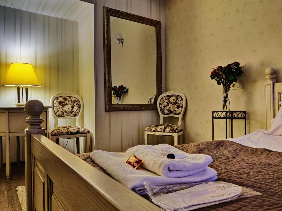 Chaplin Hotel Lviv Ngoại thất bức ảnh