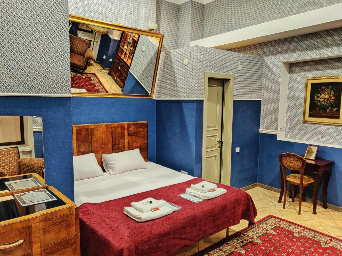 Chaplin Hotel Lviv Ngoại thất bức ảnh