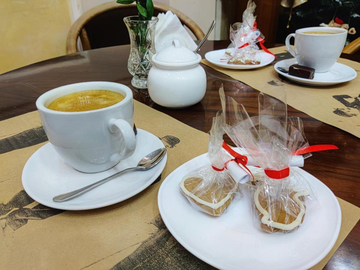 Chaplin Hotel Lviv Ngoại thất bức ảnh