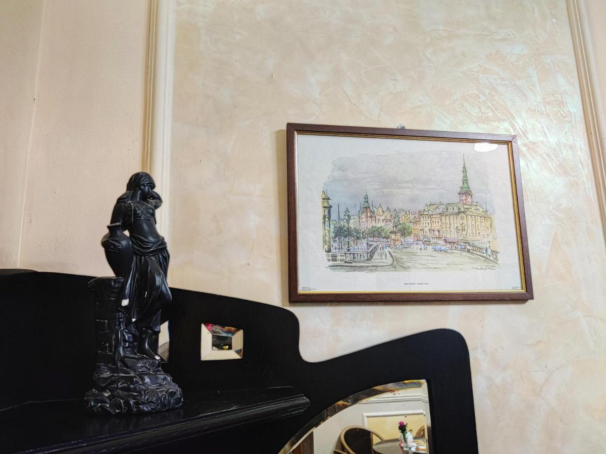 Chaplin Hotel Lviv Ngoại thất bức ảnh