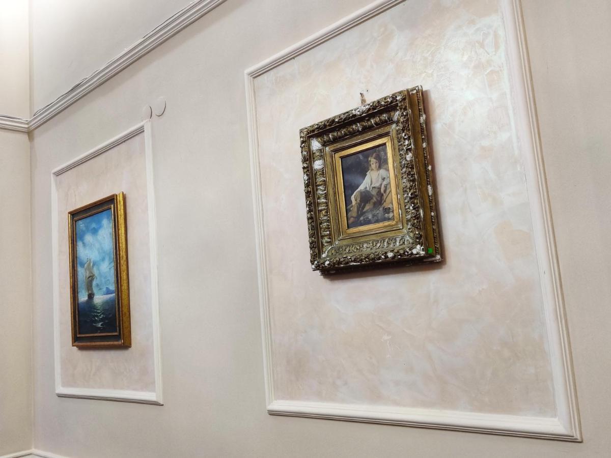 Chaplin Hotel Lviv Ngoại thất bức ảnh