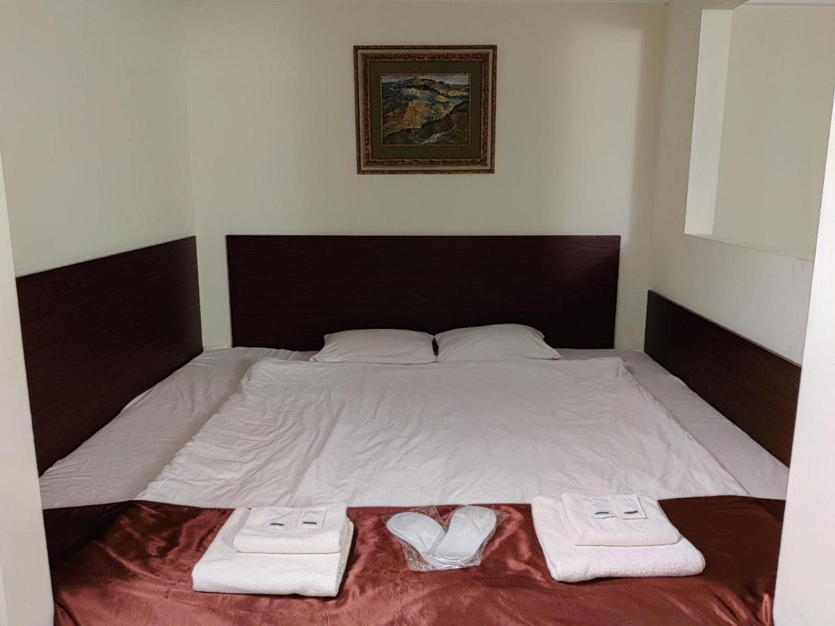 Chaplin Hotel Lviv Ngoại thất bức ảnh