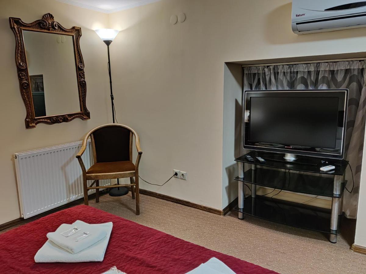 Chaplin Hotel Lviv Ngoại thất bức ảnh