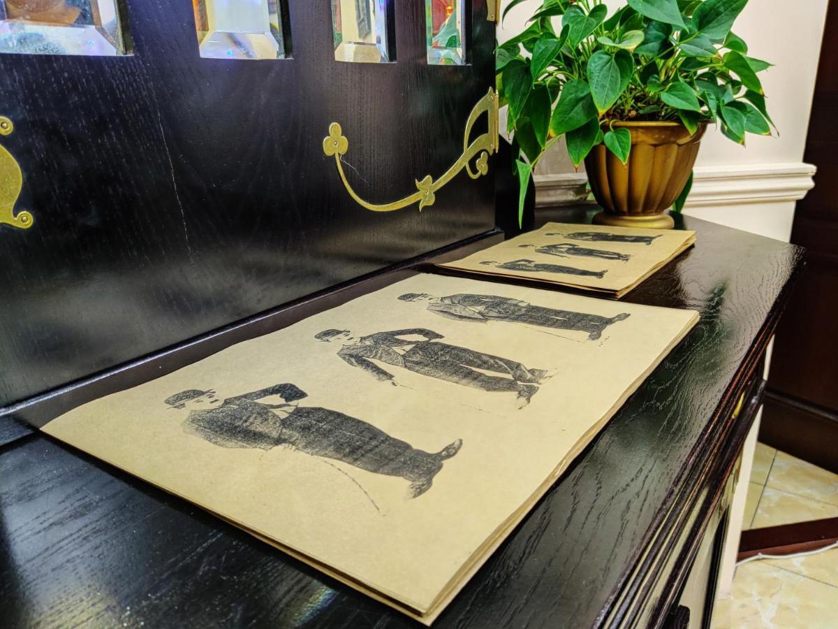 Chaplin Hotel Lviv Ngoại thất bức ảnh