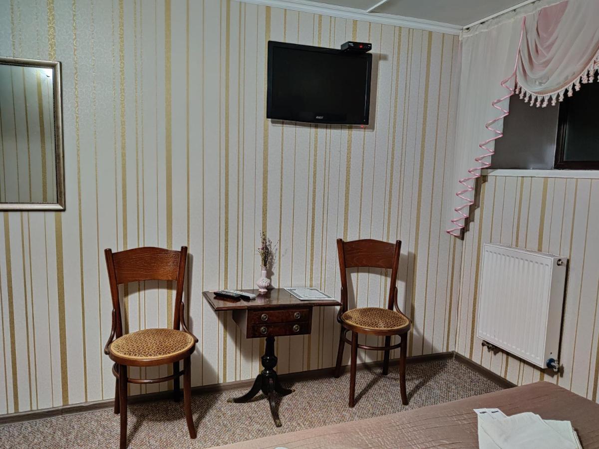 Chaplin Hotel Lviv Ngoại thất bức ảnh